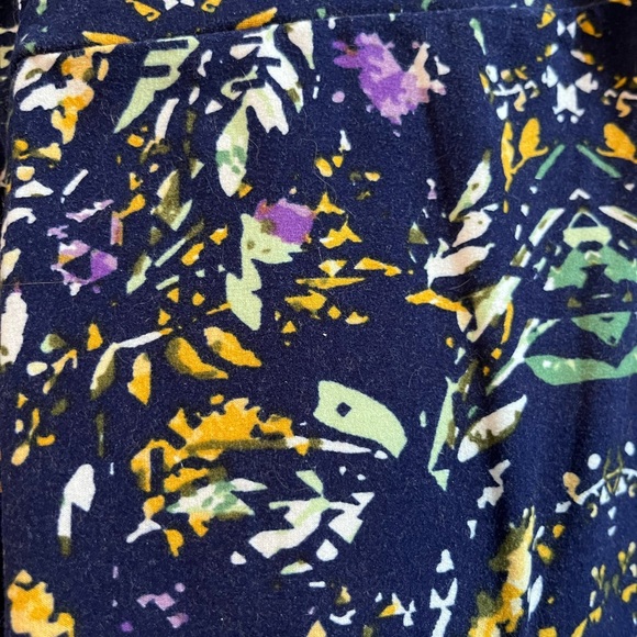 lularoe loved o/s leggings - Picture 3 of 3
